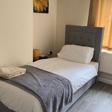 Contractor'S Haven- 4-Bedroom House With Free Parking, Super Fast Wifi, Fran Properties In Aylesbury, Pets Are Welcome! Эйлсбери Экстерьер фото