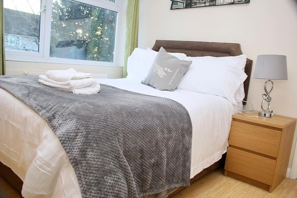 Contractor'S Haven- 4-Bedroom House With Free Parking, Super Fast Wifi, Fran Properties In Aylesbury, Pets Are Welcome! Эйлсбери Экстерьер фото