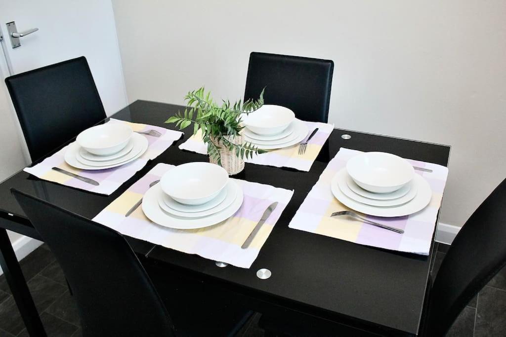 Contractor'S Haven- 4-Bedroom House With Free Parking, Super Fast Wifi, Fran Properties In Aylesbury, Pets Are Welcome! Эйлсбери Экстерьер фото